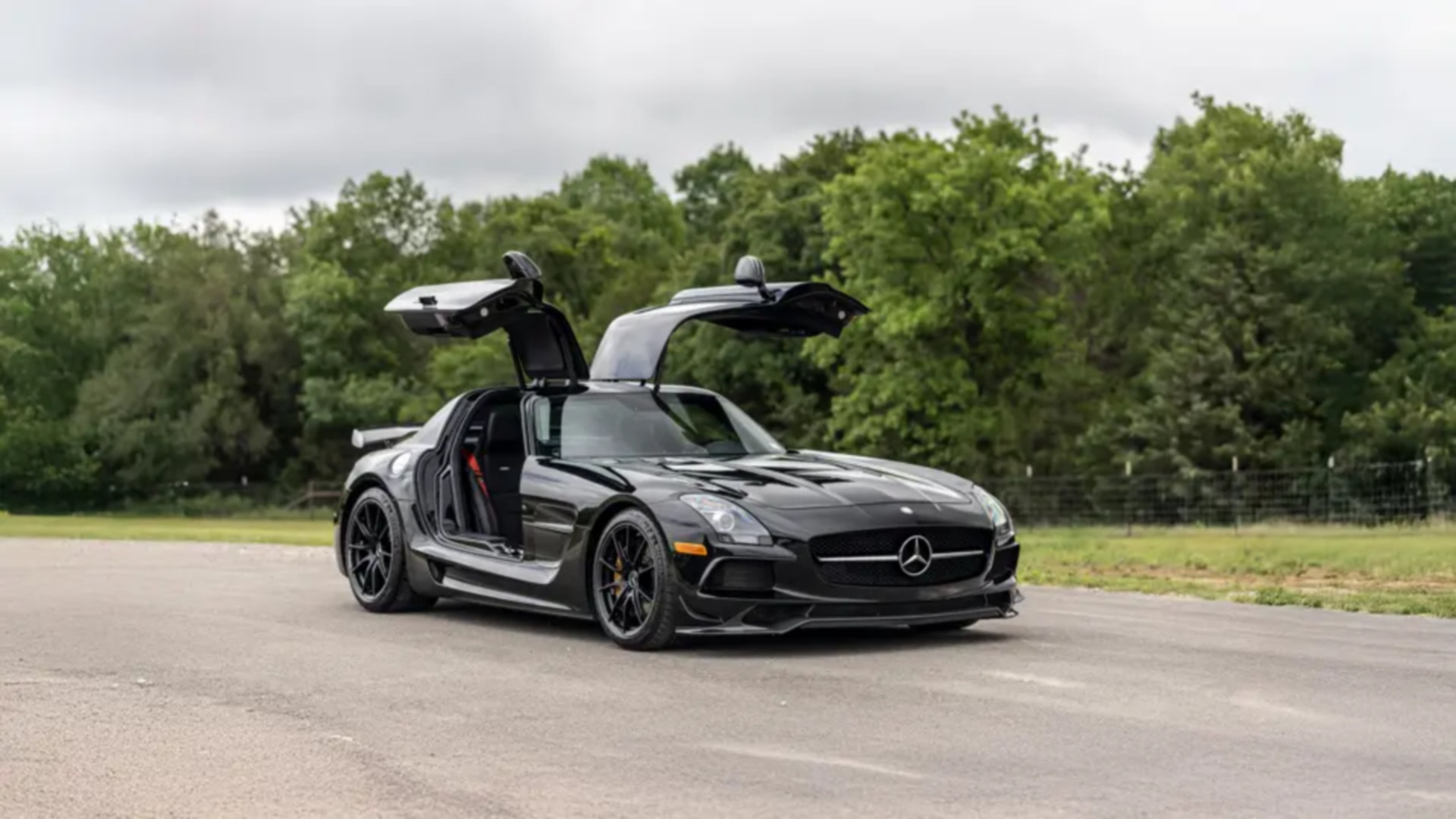 SMALL_2014 Mercedes-Benz SLS AMG Black Series